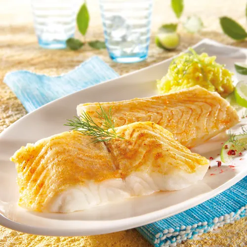 Fisch Dreierlei mit Dill Honig Kruste an Gourmet-Kartoffel-Gratin und Rosenkohl