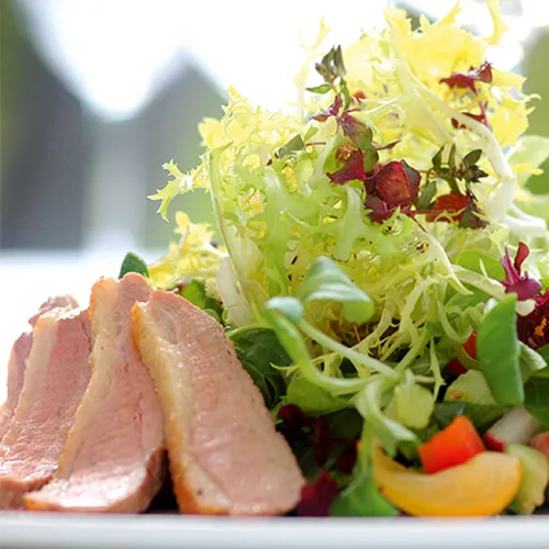Leichter Wintersalat mit Entenbrust