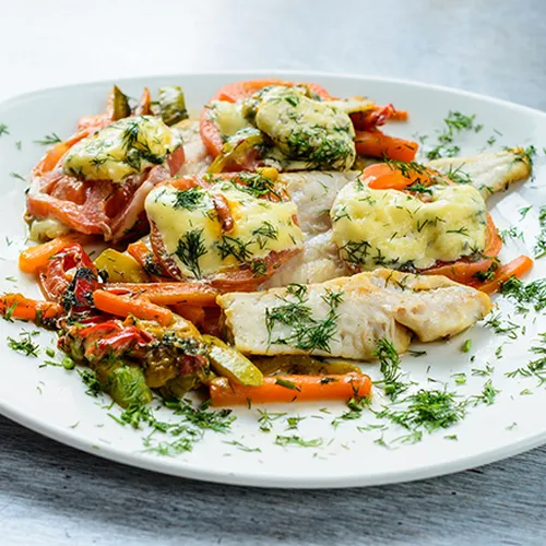 Bratfisch mit Julienne-Gemüse